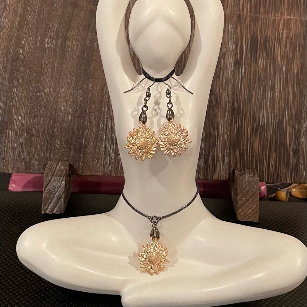 Beautiful Sunflower earring and adjustable bracelet set